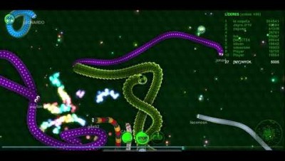 WORMAX.IO COM A SKIN DO CROCODILO MATADOR.